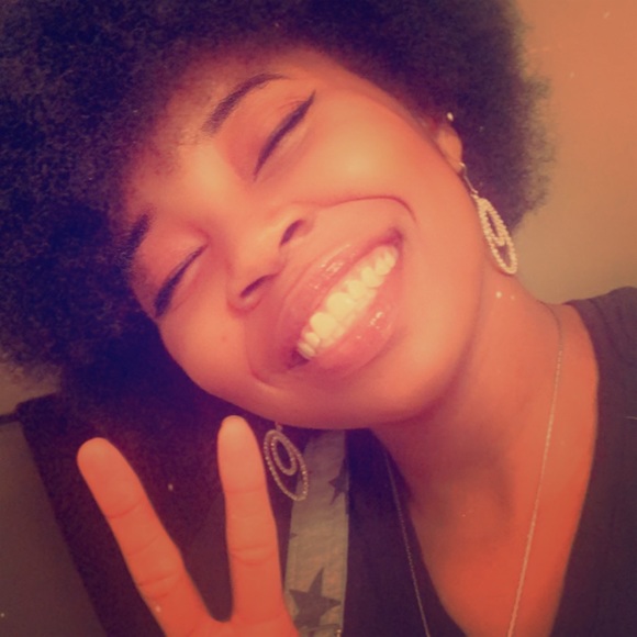 Meet your Posher, Jessica - Picture 1 of 1